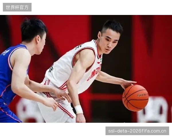 李弘权在总决赛中扮演关键角色，攻防两端均有稳定输出。